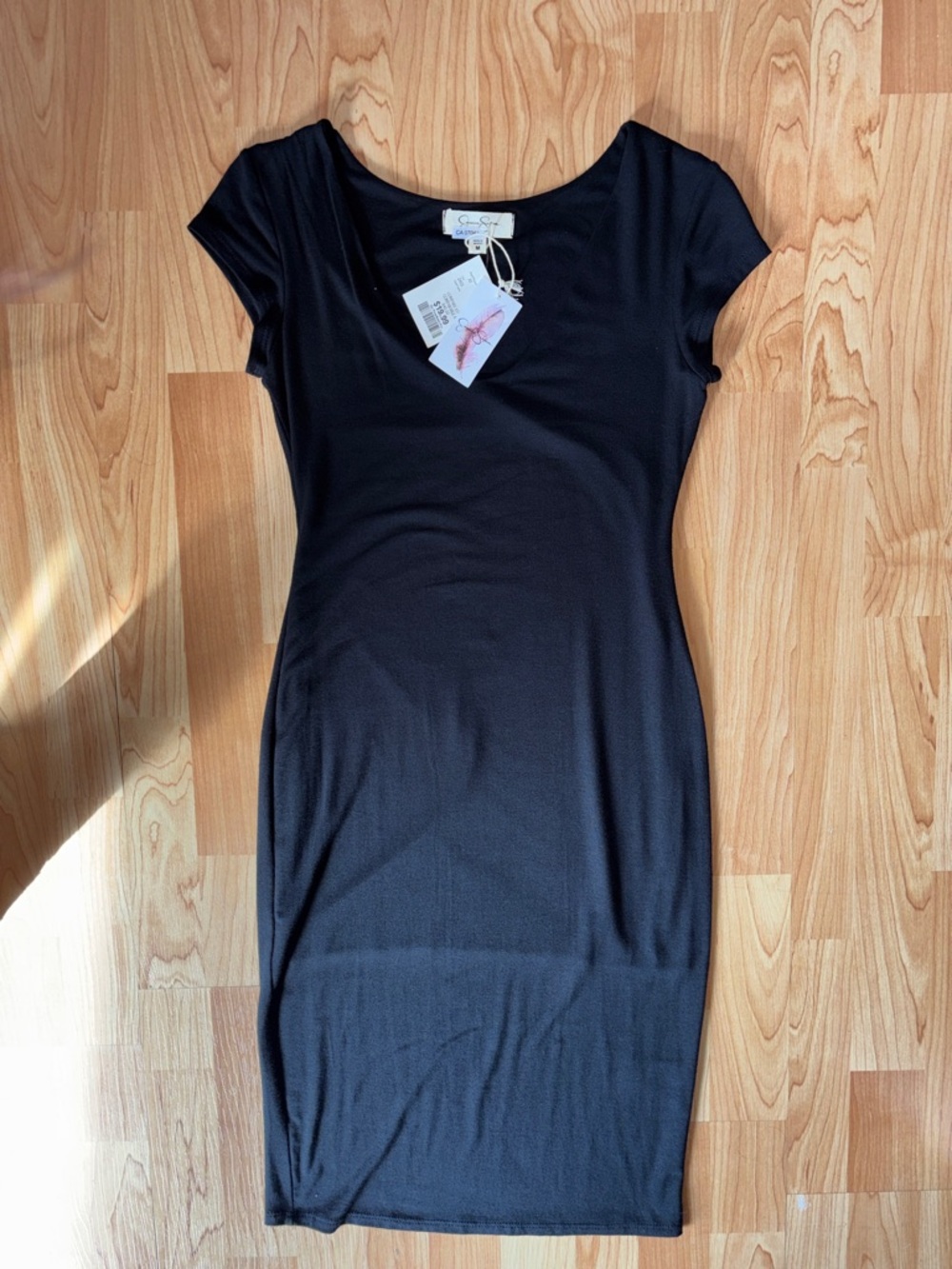 Jessica Simpson Black Short-Sleeve Scoop Midi Dress